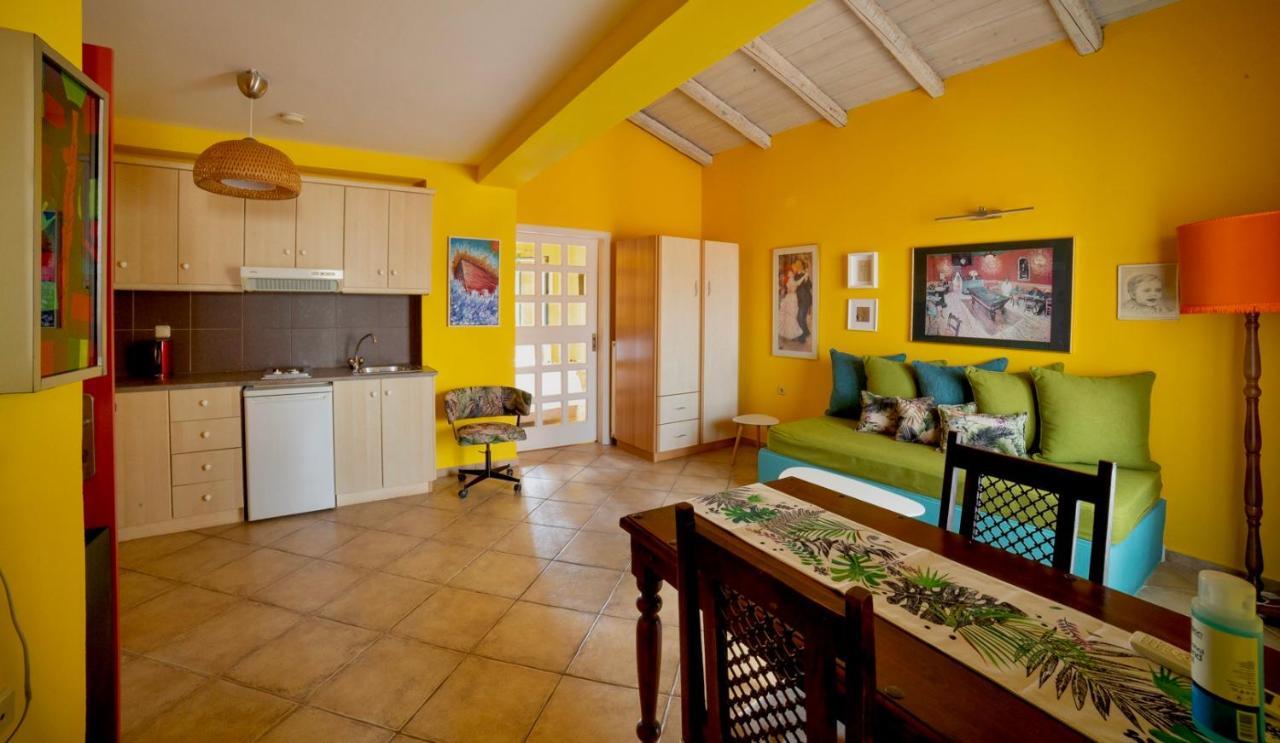 Villa Kirki Apartments Ajía Effimía Kültér fotó
